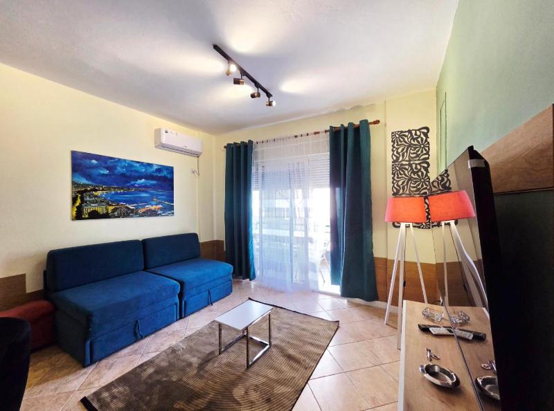 REO's Apartment - image 12