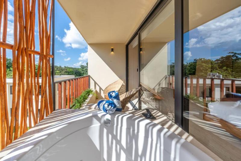 Peaceful Studio Retreat with Hot Tub and King Bed - image 17