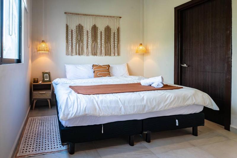 Spacious 3BR w Private Balcony Resort Amenities - image 38