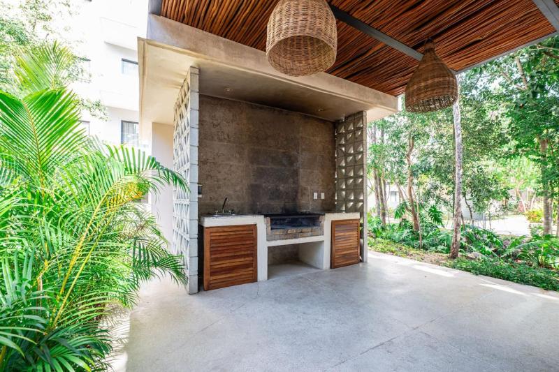 Spacious 3BR w Private Balcony Resort Amenities - image 16