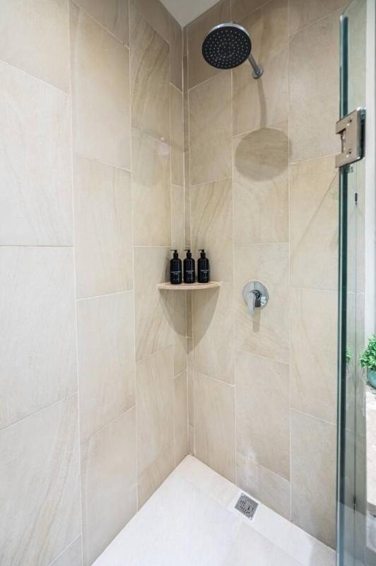 Spacious 3BR w Private Balcony Resort Amenities - image 45