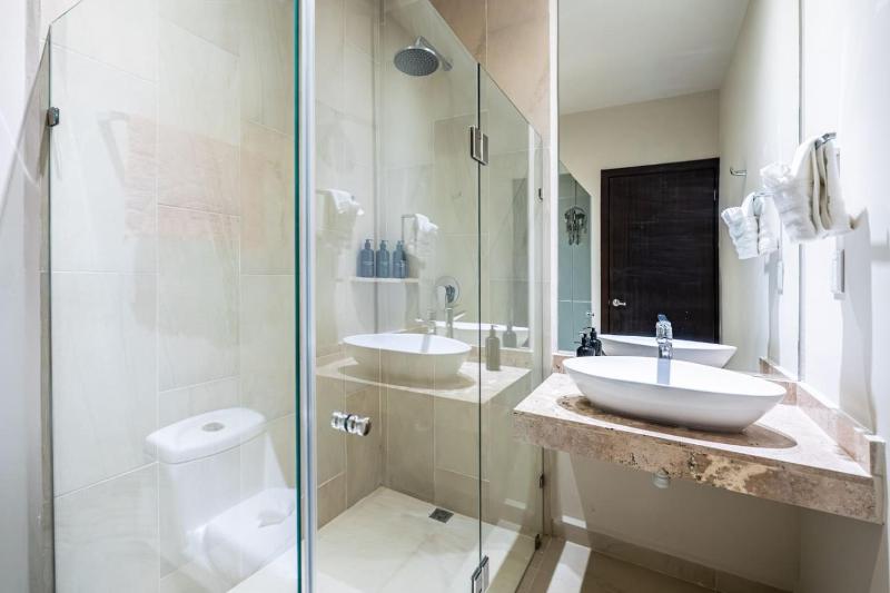 Spacious 3BR w Private Balcony Resort Amenities - image 29