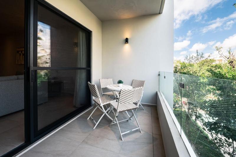 Spacious 3BR w Private Balcony Resort Amenities - image 17