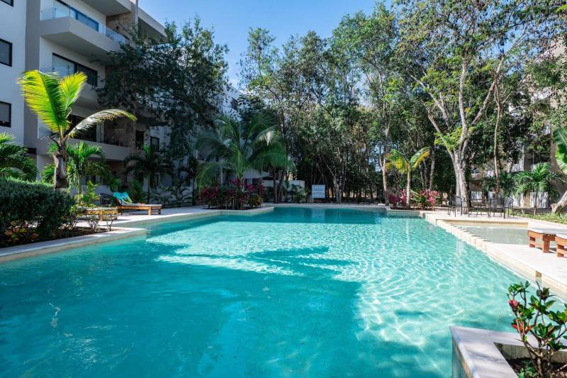 Spacious 3BR w Private Balcony Resort Amenities - image 44