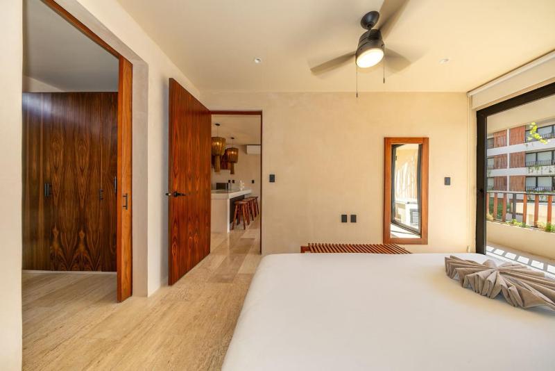 Modern 1BR w Private Jacuzzi Pool Balcony - image 17
