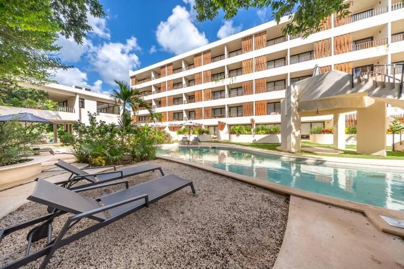 Modern 1BR w Private Jacuzzi Pool Balcony - image 25