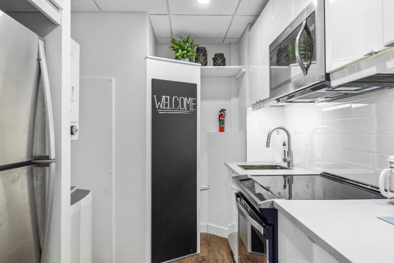 Mountain Loft Retreat central and modern 1-Bed steps from Downtown - image 15