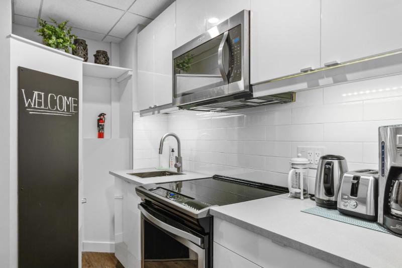 Mountain Loft Retreat central and modern 1-Bed steps from Downtown - image 17