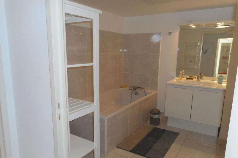 Bright Flat In The Heart Of Saint Tropez - image 2