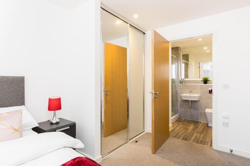 The Lincoln Tribe by Prime Stays - 3 Bedroom Residence with Gated Parking & Garden - image 31