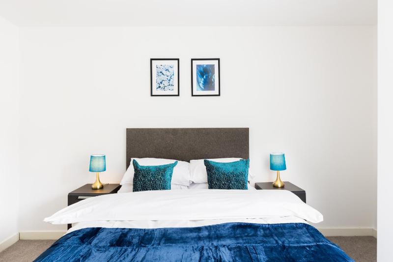 The Lincoln Tribe by Prime Stays - 3 Bedroom Residence with Gated Parking & Garden - image 29