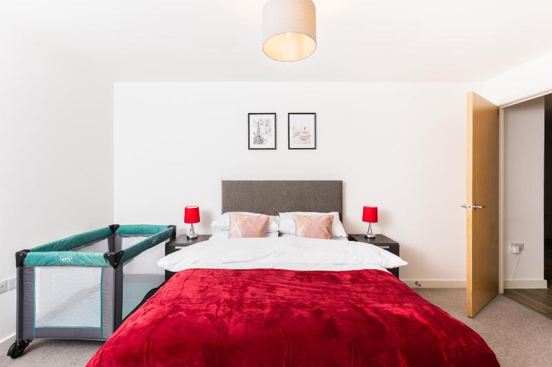 The Lincoln Tribe by Prime Stays - 3 Bedroom Residence with Gated Parking & Garden - image 28