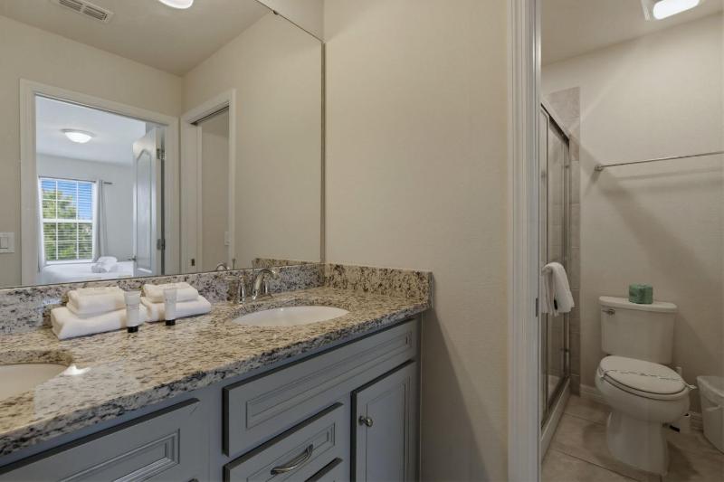 Solterra Serenity 7BR Luxury Estate w Private Pool - image 10