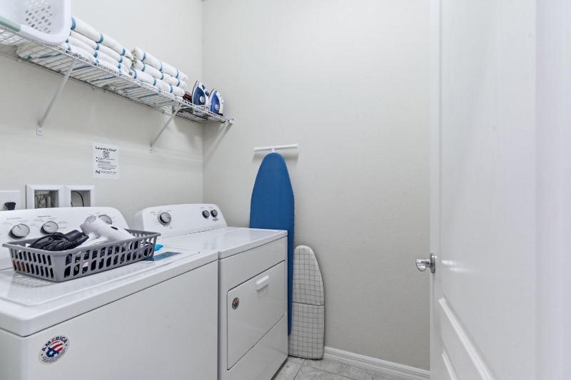 Solterra Serenity 7BR Luxury Estate w Private Pool - image 24