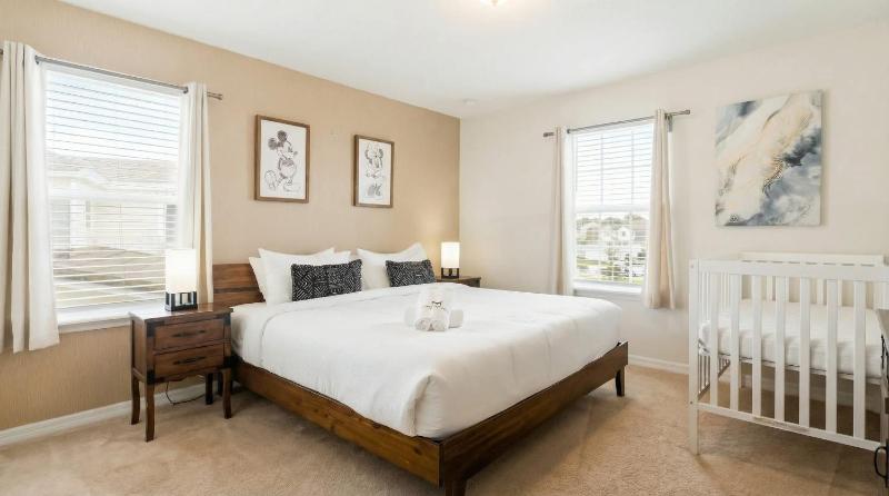 Solterra Serenity 7BR Luxury Estate w Private Pool - image 48