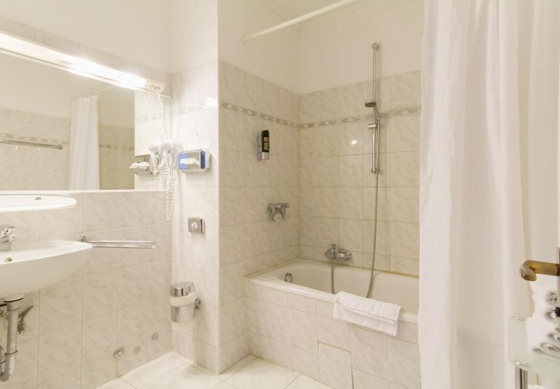 3-Room Apartment image 2