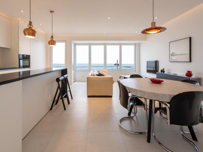 Apartment on Belgian Coast with Sea Views - image 14