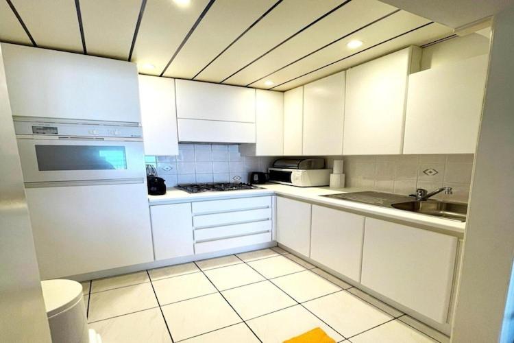 Apartment for 5 people with sea view - image 20