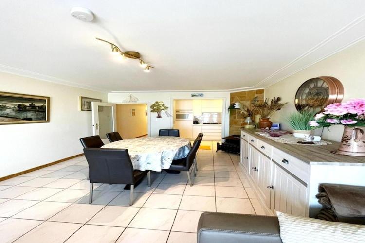 Apartment for 5 people with sea view - image 19