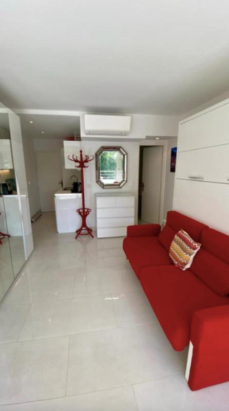 Beautiful Studio with shared pool - image 6