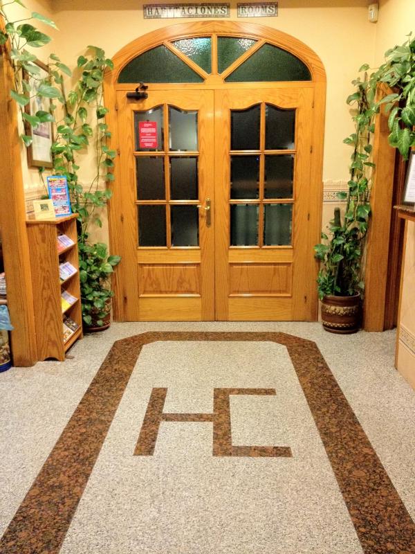 Hostal Los Corchos - image 14