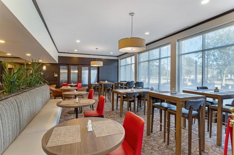 Hilton Garden Inn Houston Nw/America Plaza - image 46