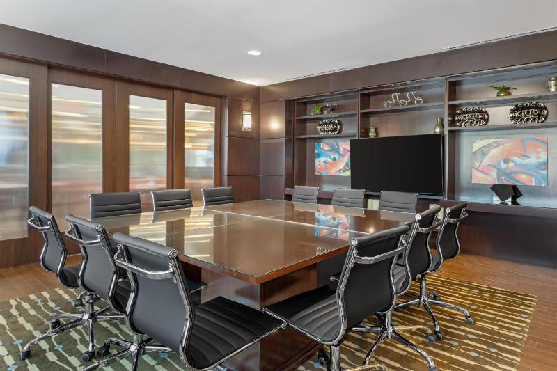 Hilton Garden Inn Houston Nw/America Plaza - image 48