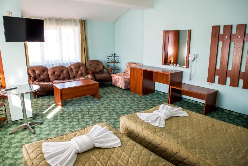 Double or Twin Room with Extra Bed image 4