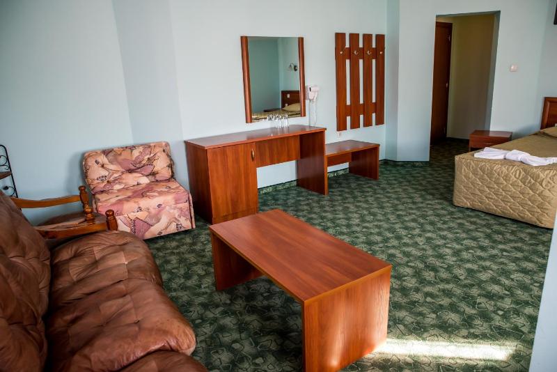 Double or Twin Room with Extra Bed image 3