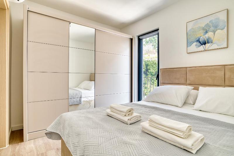 Cozy Dobrota Apartment by MN Property - image 3
