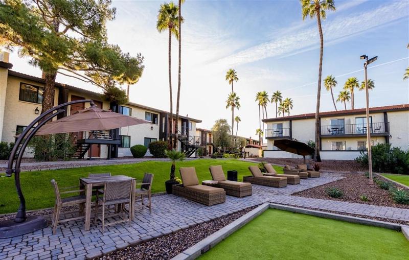 124 Fully Furnished 1BR Suite-Prime Location - image 10