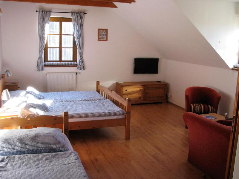 Triple Room with Private Bathroom image 1