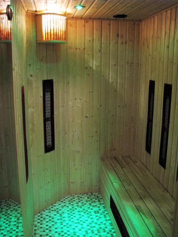 Triple Room with Private Bathroom image 4