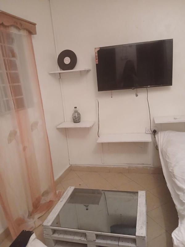 Studio at Olive inn - image 1
