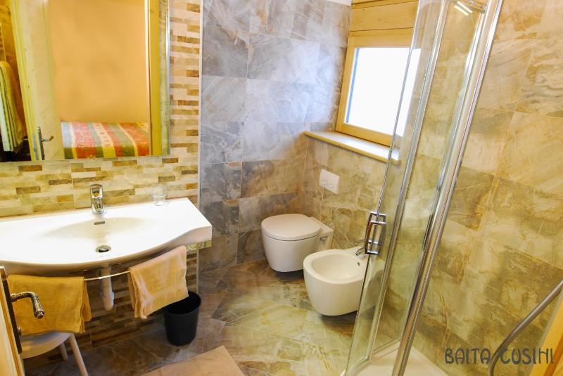 Superior One-Bedroom Apartment (2 Adults) image 3