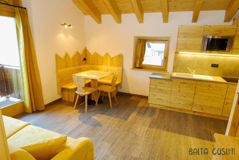 Superior One-Bedroom Apartment (2 Adults) image 2