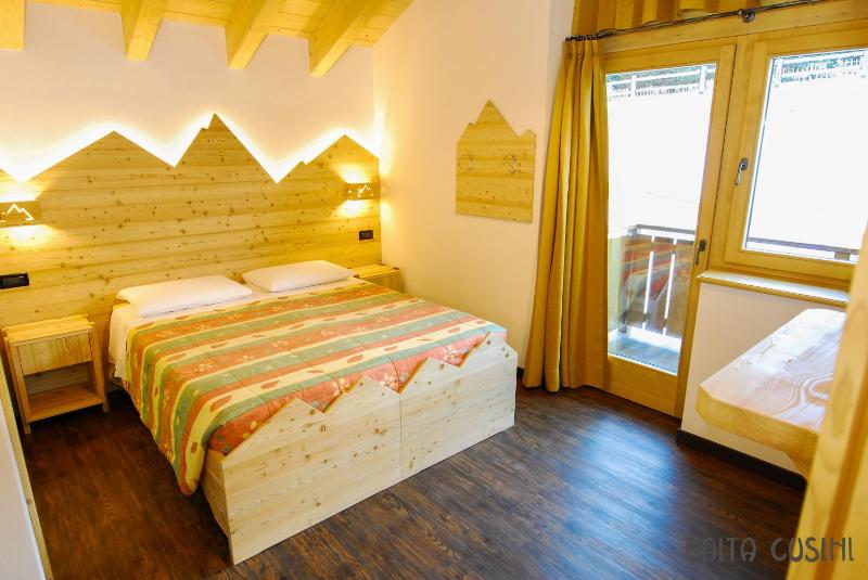 Superior One-Bedroom Apartment (2 Adults) image 4