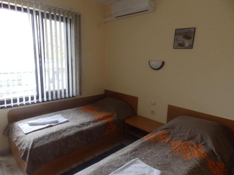 Double or Twin Room image 2