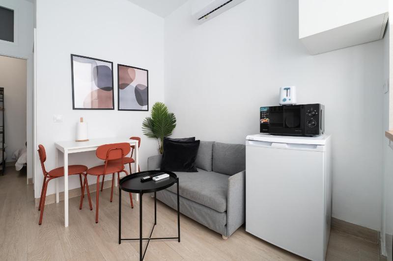QST17 Chamberí 1 Bedroom Apartament - image 13