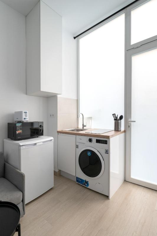 QST17 Chamberí 1 Bedroom Apartament - image 8