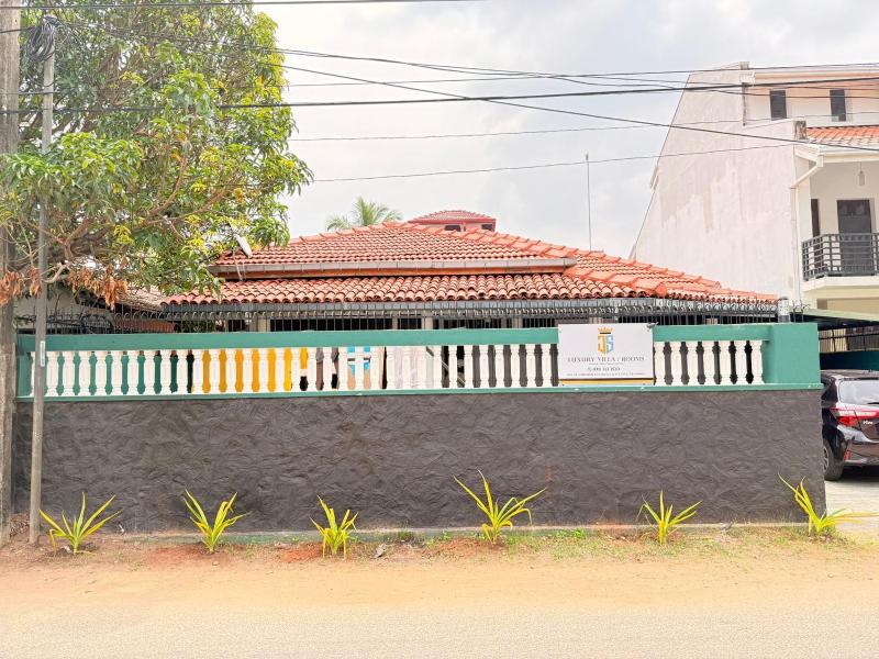 JS Luxury Villa & Rooms - image 11