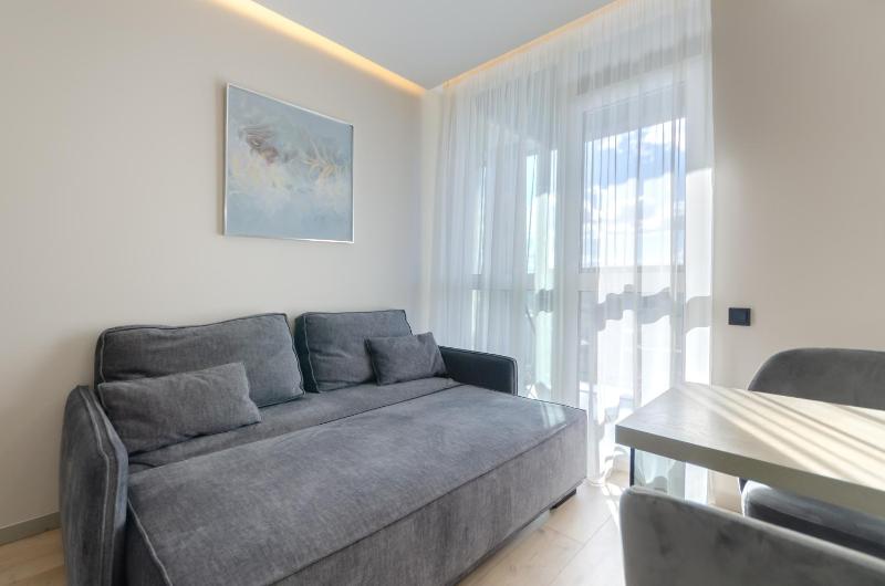 12-85 French Quarter 2 Predslavynska 42 Kyiv centre fantastic city view 15 kW backup power Petrovdom Apartment - image 15