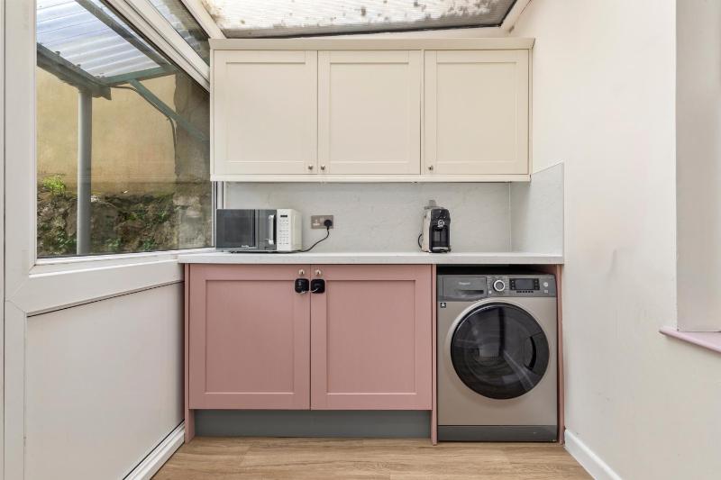 3 Somerset Place - Heart of Tenby Close to the Beach - image 13