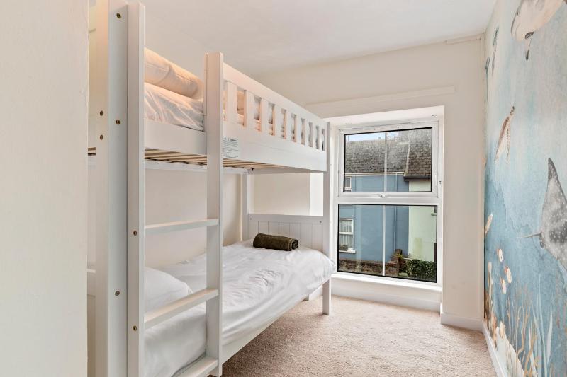 3 Somerset Place - Heart of Tenby Close to the Beach - image 15