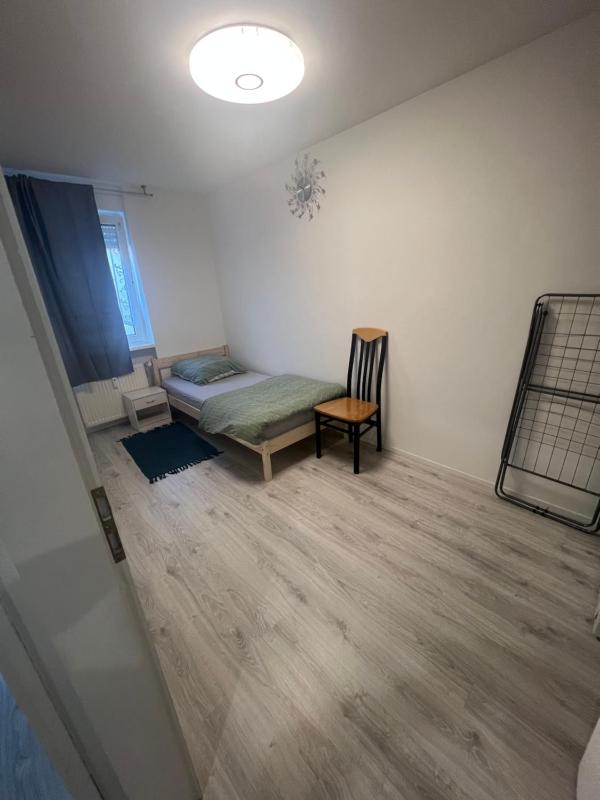 4 guest - FFM - Germany - image 2