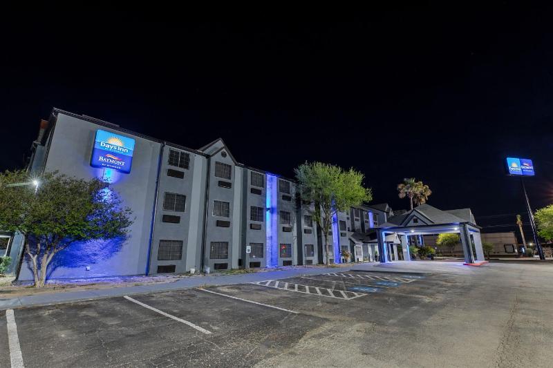 Days Inn by Wyndham San Antonio Downtown - image 23
