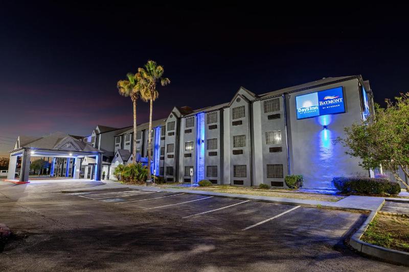 Days Inn by Wyndham San Antonio Downtown - image 17