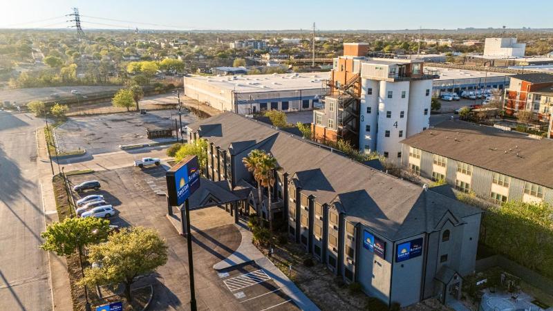 Days Inn by Wyndham San Antonio Downtown - image 20