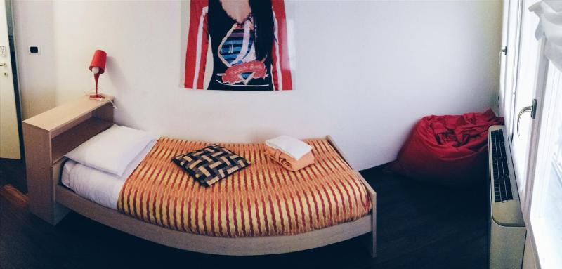 Single Room with Shared Bathroom image 1