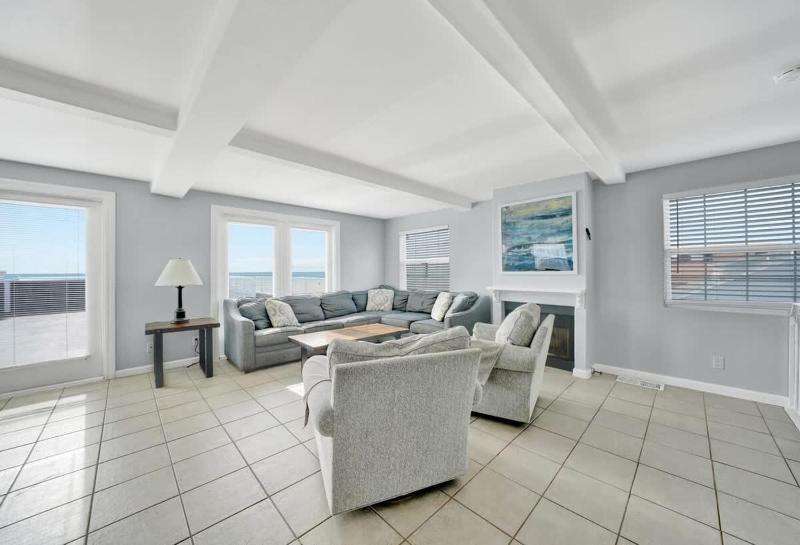 Rooftop Deck with Stunning 360 Beach Views condo - image 17